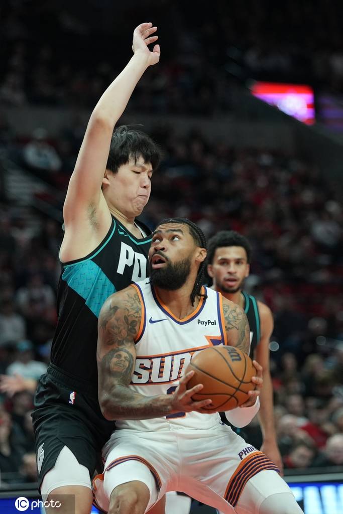 NBA生涯新高<strong></p>
<p>山东黄金股票</strong>!杨瀚森9分5板3助 他值得更多出场时间!