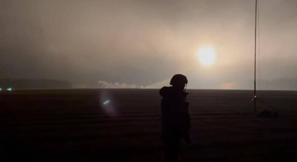 破城就是死路<strong></p>
<p>山东黄金股票</strong>,泽连斯基拼命了,连炸12小时,否认红军城上督战队