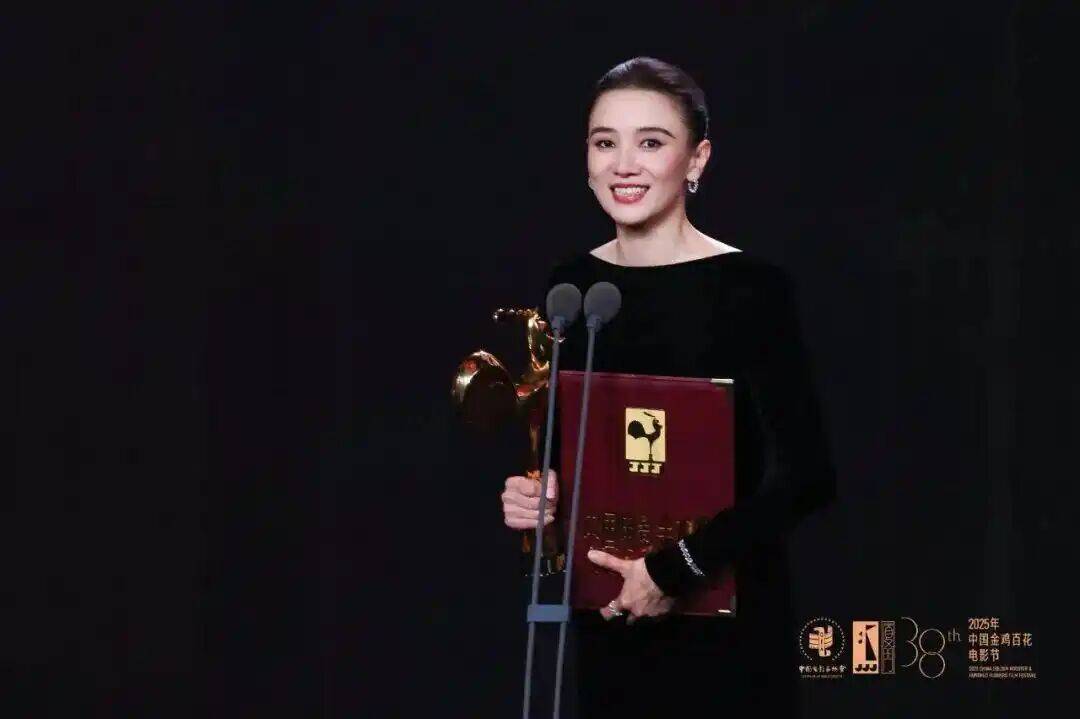 考古|惠英红自曝拿奖后谈百倍涨薪!拍打戏至残疾阑尾手术后7天复工<strong></p>
<p>山东黄金股票</strong>,她的人生是拼出来的