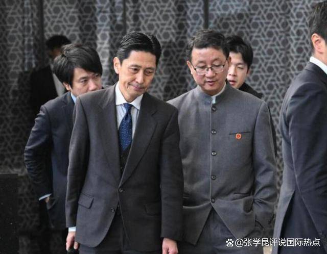 中方双手插兜<strong></p>
<p>高新兴股票</strong>，日官员连连点头，一言不发离开外交部，这回摊大事
