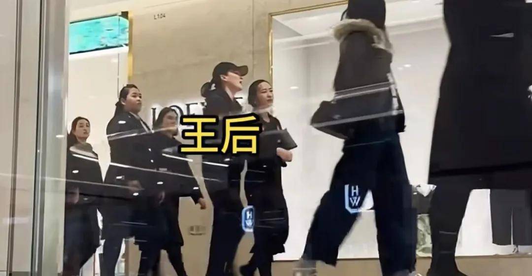 泰国王后访华“穿搭九宫格”出圈<strong></p>
<p>高新兴股票</strong>,隆重珠宝展现用心诚意