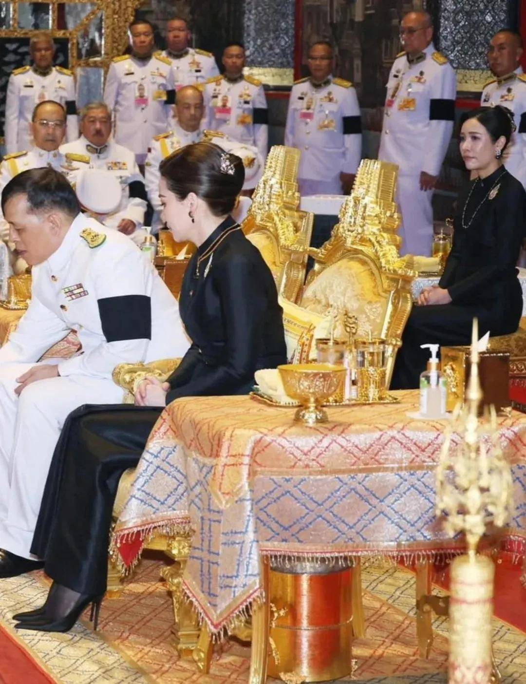 泰国王后访华“穿搭九宫格”出圈<strong></p>
<p>高新兴股票</strong>,隆重珠宝展现用心诚意