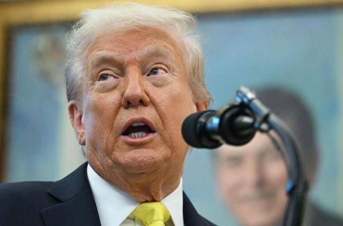 中美领导人刚通完电话<strong></p>
<p>中国电信股票</strong>，特朗普一个电话打到东京，要亲自跟高市早苗谈谈，不道歉不行