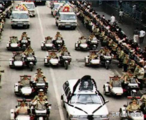 无间道?山西警察中队长抢运钞车<strong></p>
<p>中国电信股票</strong>,被同事百发子弹乱枪击毙