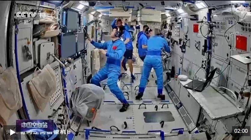 首次应急发射<strong></p>
<p>中国电信股票</strong>！神舟二十二号飞船发射圆满成功！飞船上装了啥？怎么装？一文揭秘