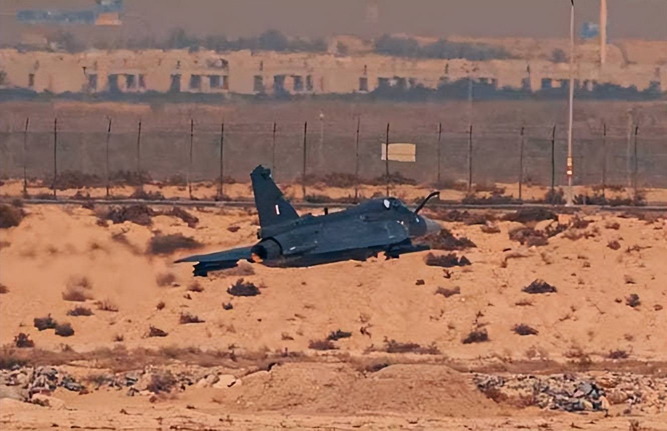 印度光辉坠机<strong></p>
<p>格林美股票</strong>，美印爆发吵架，破口大骂发动机后，美军献上加油机