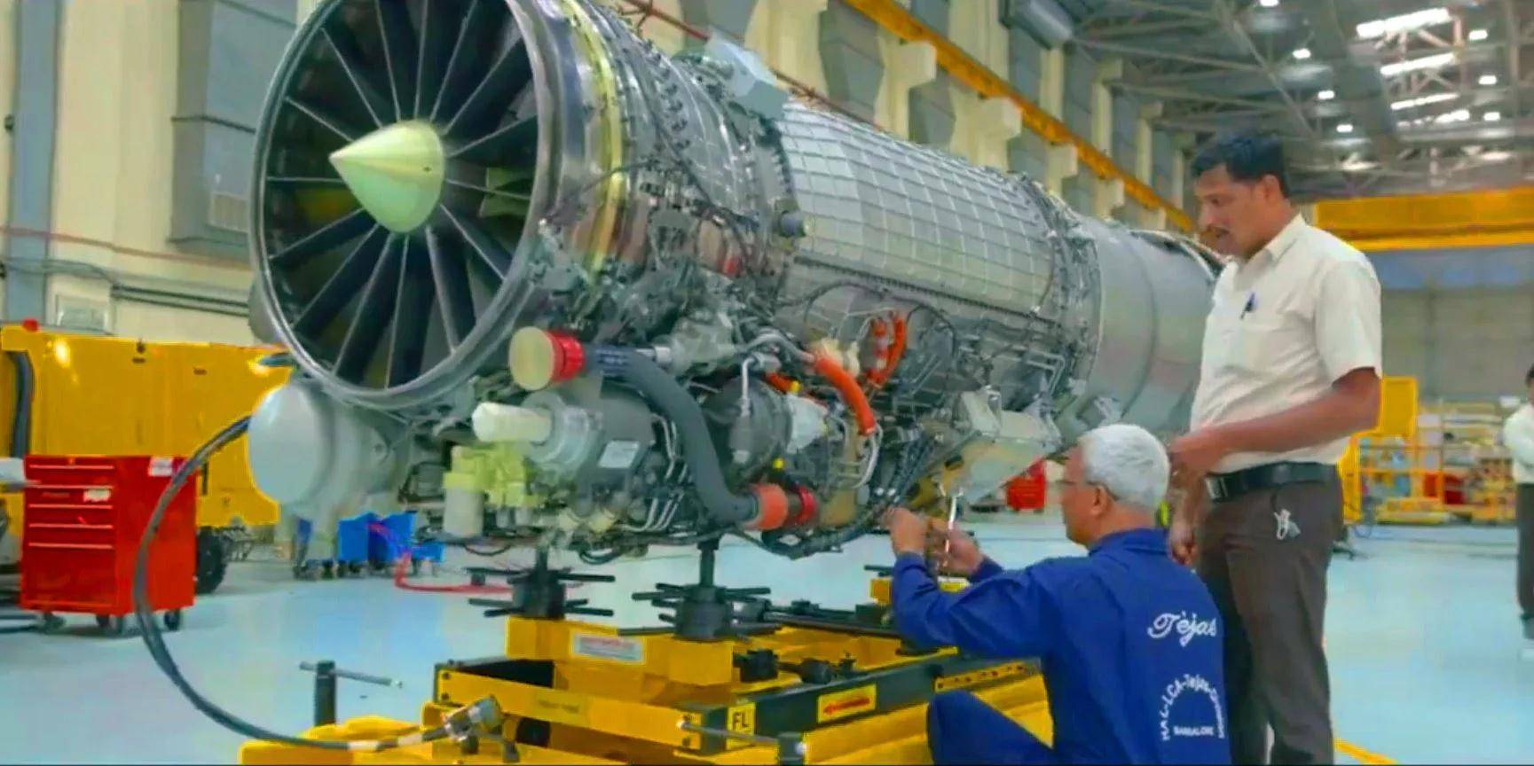 印度光辉坠机<strong></p>
<p>格林美股票</strong>，美印爆发吵架，破口大骂发动机后，美军献上加油机