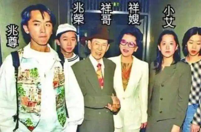 考古|港圈富二代曝被百名女星投怀送抱？交往3个女友雨露均沾<strong></p>
<p>格林美股票</strong>，他是现代韦小宝