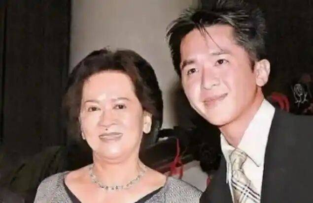 考古|港圈富二代曝被百名女星投怀送抱？交往3个女友雨露均沾<strong></p>
<p>格林美股票</strong>，他是现代韦小宝