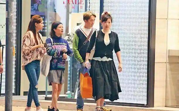 考古|港圈富二代曝被百名女星投怀送抱？交往3个女友雨露均沾<strong></p>
<p>格林美股票</strong>，他是现代韦小宝