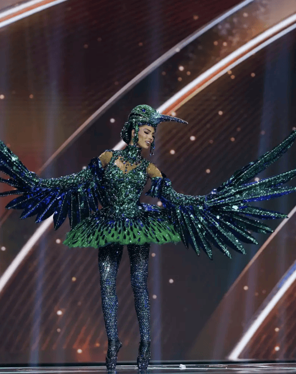 环球小姐决赛成“动物开会”<strong></p>
<p>格林美股票</strong>?冠军被羞辱又深陷暗箱丑闻