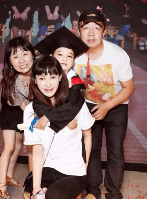 考古|杨雪女儿为妈妈拍站姐图<strong></p>
<p>同花顺炒股票</strong>，颜值重现“江玉燕”，最美反派还是个宝藏女神！