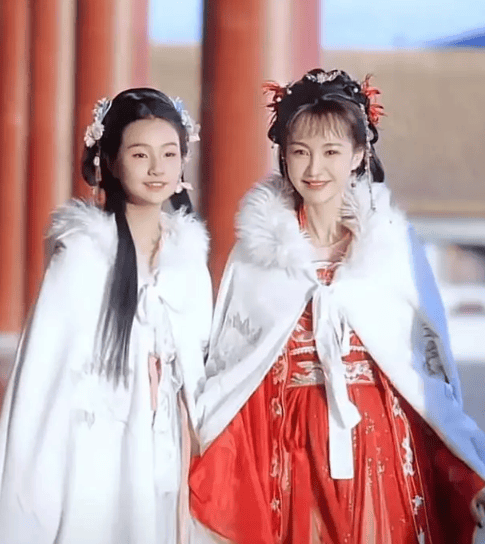 考古|杨雪女儿为妈妈拍站姐图<strong></p>
<p>同花顺炒股票</strong>，颜值重现“江玉燕”，最美反派还是个宝藏女神！