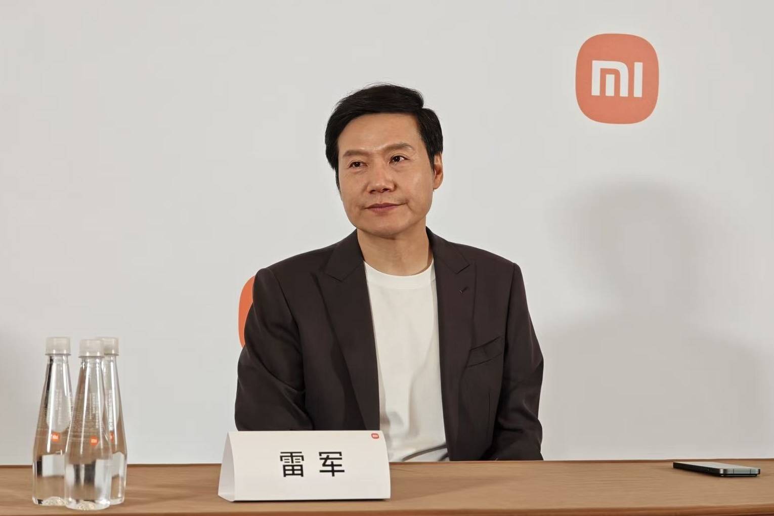 雷军宣布1亿港元增持后<strong></p>
<p>同花顺炒股票</strong>,小米港股美股迎来上涨