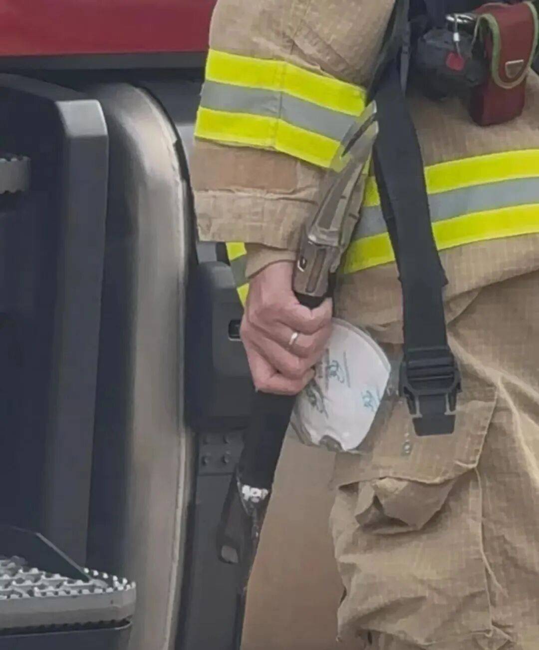 已致94人遇难<strong></p>
<p>铜陵有色股票</strong>，李家超：望内地协助！廉政公署：或涉贪污！这一幕令人破防