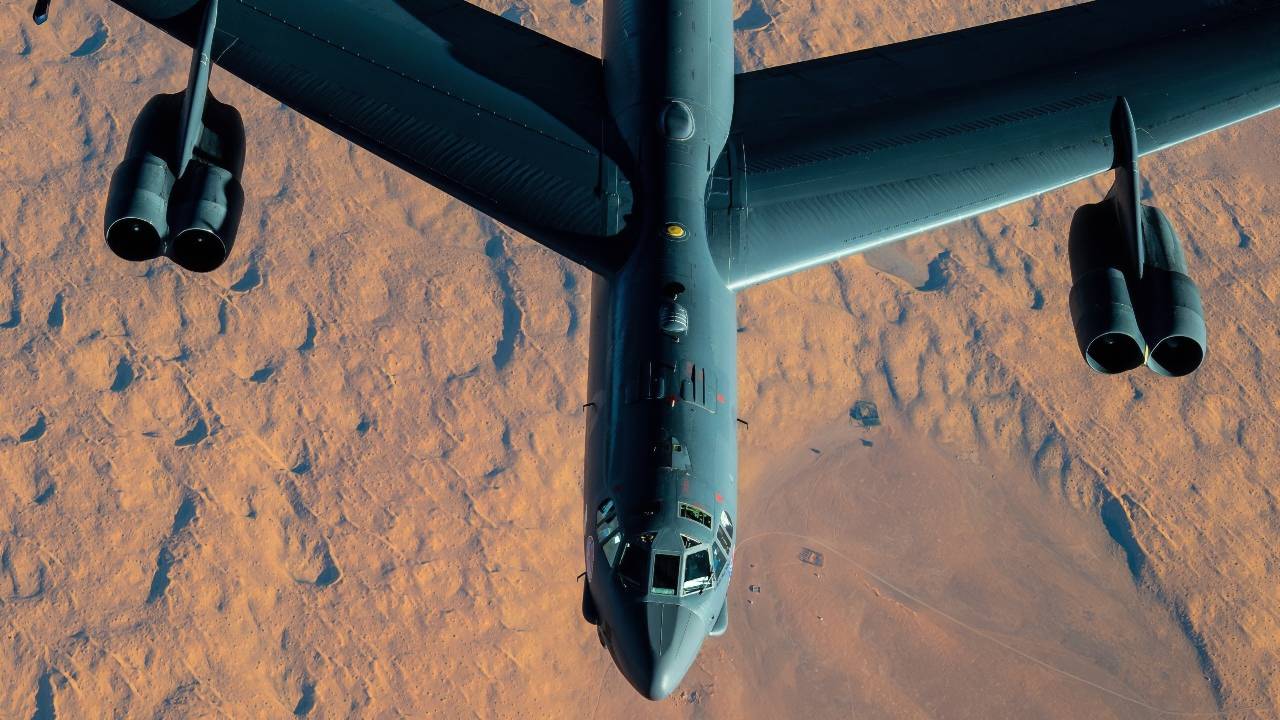 美媒:想让B-21深入中俄腹地<strong></p>
<p>铜陵有色股票</strong>,自由出入肆意轰炸,100架远远不够