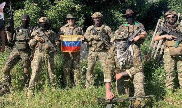 乌克兰败局已定?前线大崩溃<strong></p>
<p>沃尔核材股票</strong>,乌军精锐警告:新兵练两天就上战场