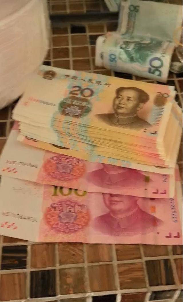 房子要卖了<strong></p>
<p>沃尔核材股票</strong>,两万多现金和珍贵邮票却落在里面,还好有他