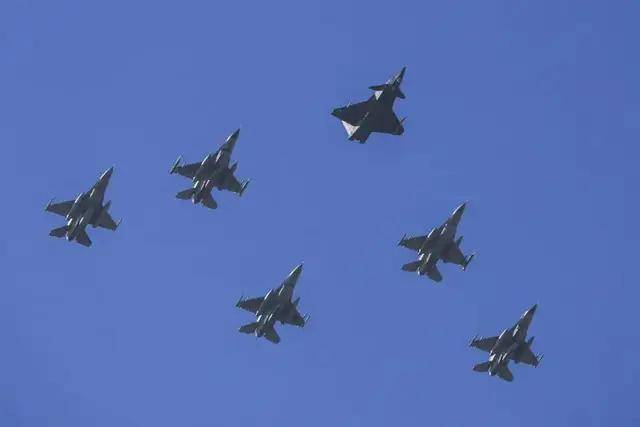 我们落后了?土耳其完成“世界首次无人机发射空空弹”<strong></p>
<p>舍得股票</strong>,性能如何