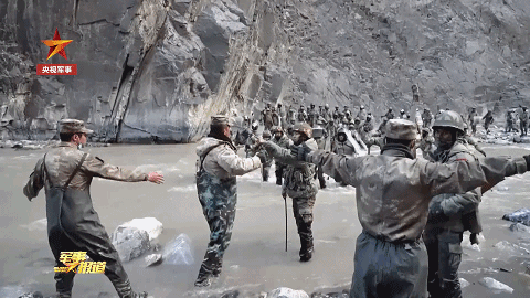 第一个扑向祁团长的印军黄种人面孔<strong></p>
<p>舍得股票</strong>，他到底是什么人？