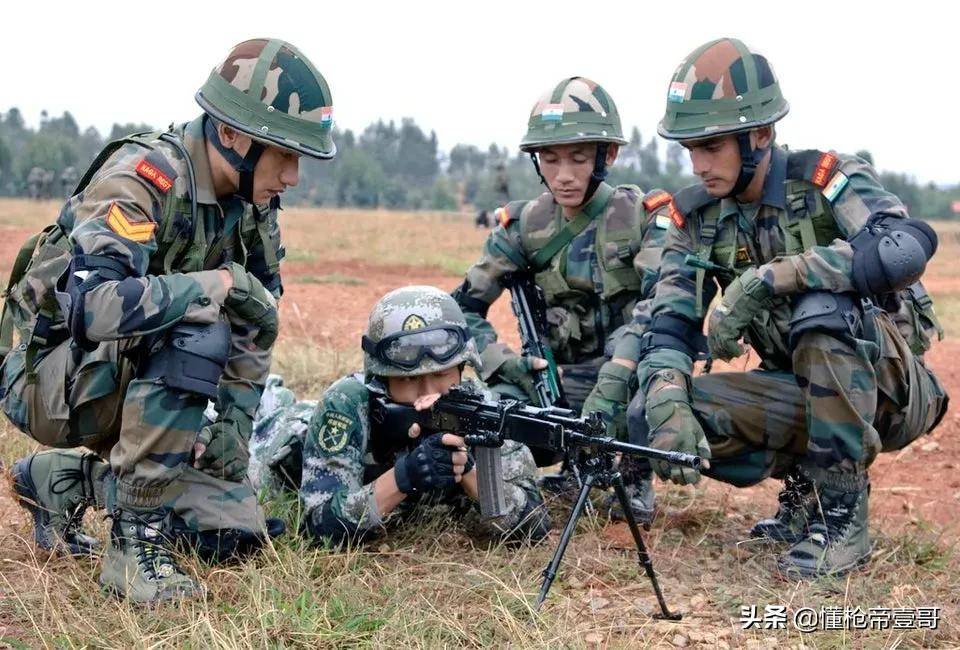 第一个扑向祁团长的印军黄种人面孔<strong></p>
<p>舍得股票</strong>，他到底是什么人？