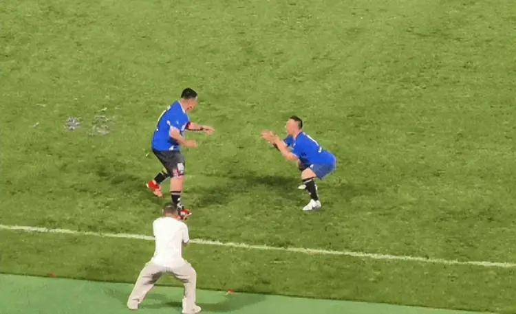 考古 | 赵本山妻子罕见公开现身<strong></p>
<p>舍得股票</strong>,气质优雅五官美艳,俩人爱情太感人!