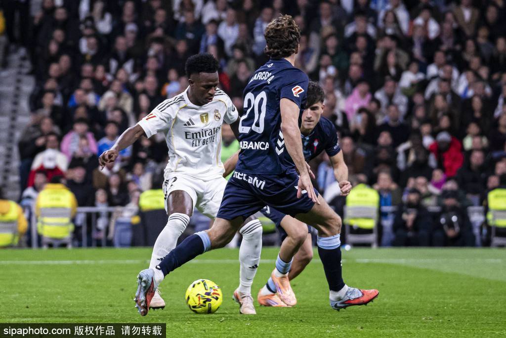 西甲-加西亚卡雷拉斯染红米利唐伤退 9人皇马0-2塞尔塔