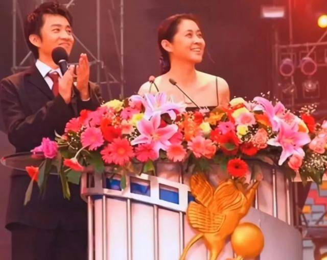 “前最帅央视主持人”复出主持<strong></p>
<p>第一创业股票</strong>!