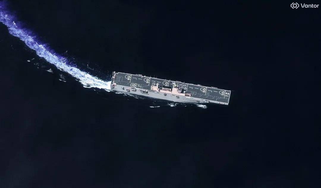 中国海军<strong></p>
<p>第一创业股票</strong>!南下!中国075“海南”舰率大舰队路过菲律宾海