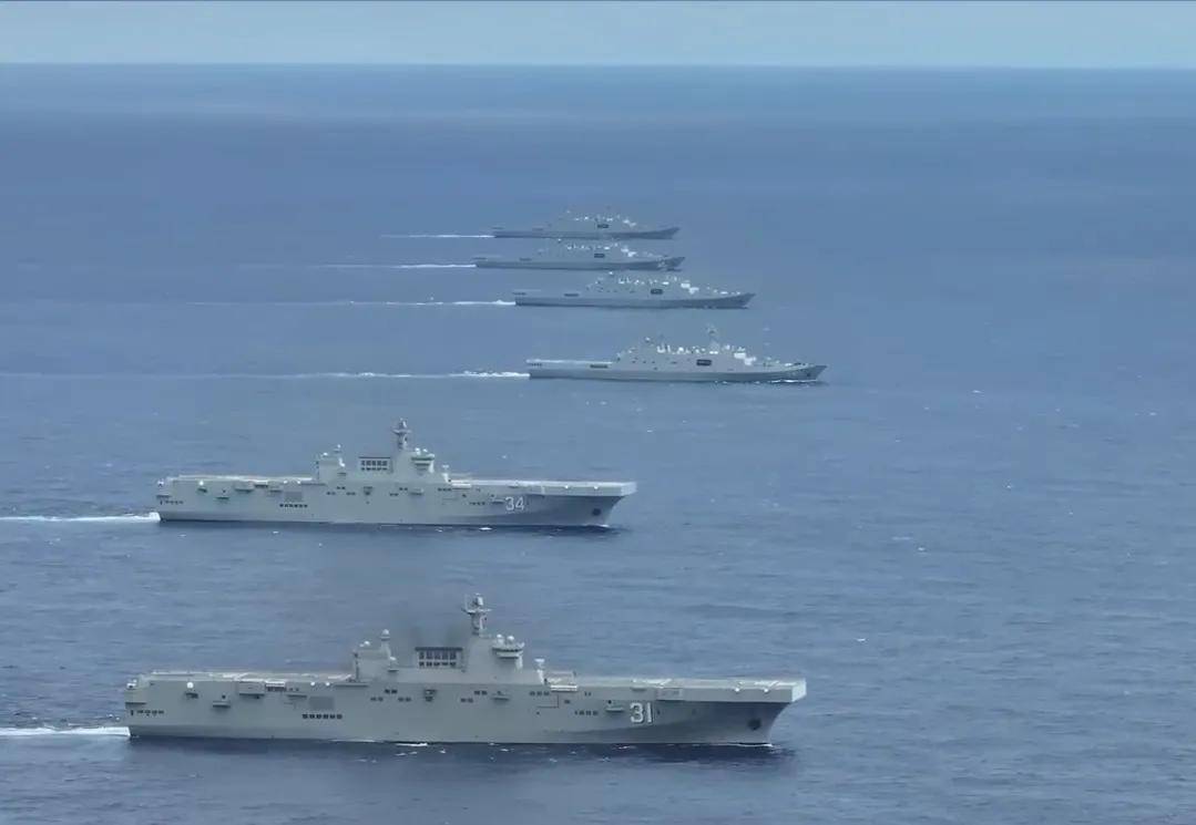 中国海军<strong></p>
<p>第一创业股票</strong>!南下!中国075“海南”舰率大舰队路过菲律宾海