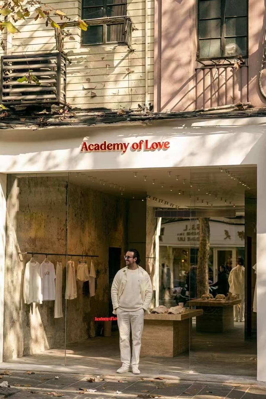 法国人在上海开店，只卖白色衣服竟然火了丨上海滩上洋掌柜