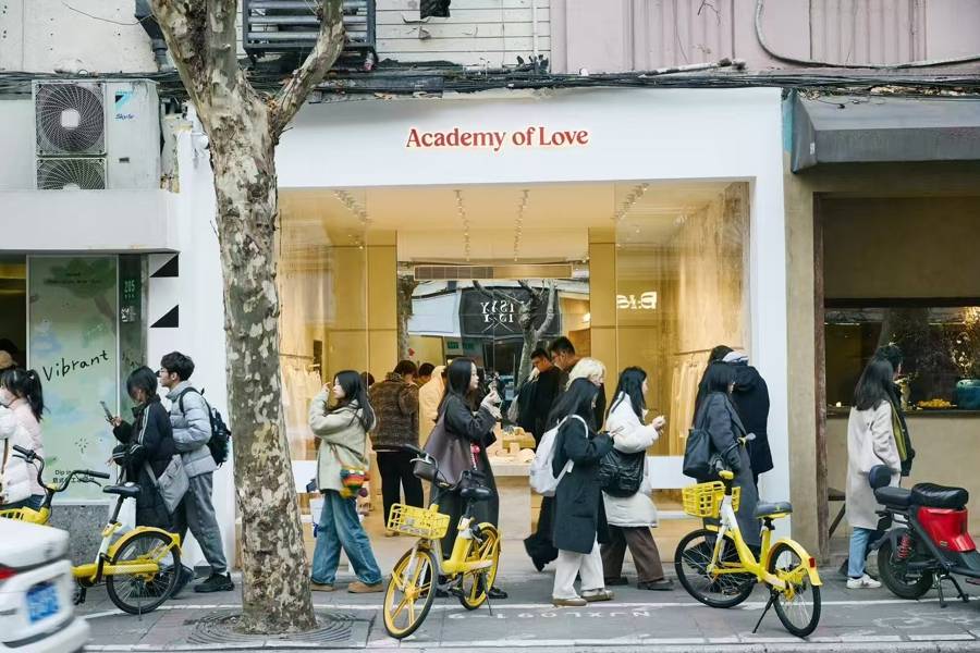 法国人在上海开店<strong></p>
<p>两面针股票</strong>,只卖白色衣服竟然火了丨上海滩上洋掌柜