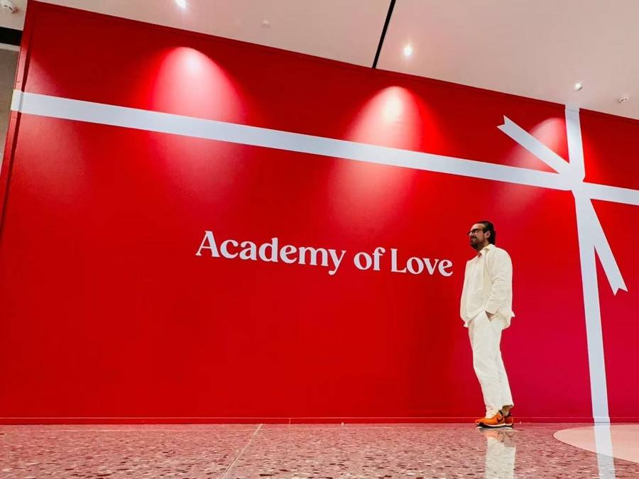 法国人在上海开店<strong></p>
<p>两面针股票</strong>,只卖白色衣服竟然火了丨上海滩上洋掌柜