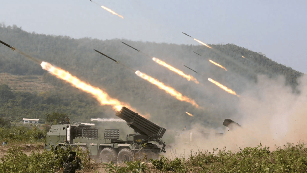 泰军想不明白，F-16战机为何找不到中国火箭炮？终于放了一个大招