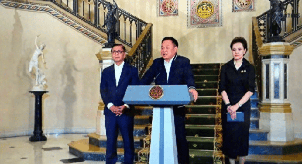 泰军8天猛攻柬埔寨，洪森父子单方面乞和，泰国民意沸腾，举国振奋