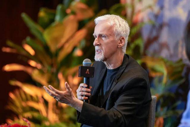 在憋不住尿的年纪,遇到195分钟的阿凡达