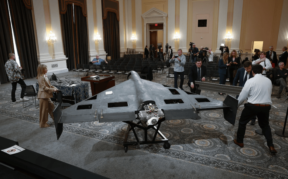 美军为何“抄作业”<strong></p>
<p>上海电气股票股吧</strong>？大批量“山寨”对手的无人机……