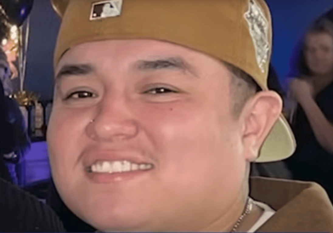 美国一父亲去殡仪馆领亡子衣物,回家倒洗衣机却看见儿子大脑