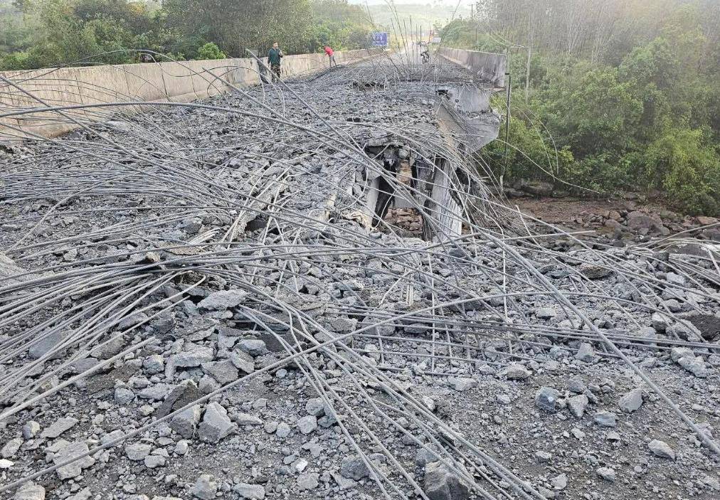 炸大桥<strong></p>
<p>海南航空股票</strong>，炸赌场，F-16突防红旗12，泰国拒绝停火，跟特朗普唱反调