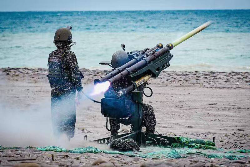 台军迈出疯狂一步<strong></p>
<p>四川九洲股票</strong>,明确应处“突袭”可开火,不出24小时,福建舰堵门列阵