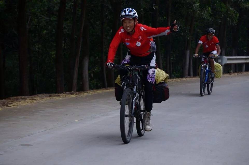 71岁奶奶获健美比赛冠军:被儿媳夸偶像<strong></p>
<p>阿里股票</strong>,无视“老了就在家等死”的言论