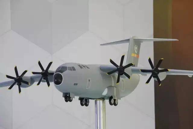 新款中型运输机运-30成功首飞<strong></p>
<p>阿里股票</strong>，网友：要搞AC-130那样的炮艇机？