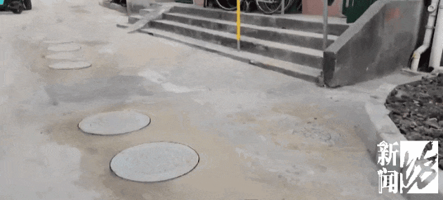 太夸张！上海人比比谁家楼下井盖多！有人家门口100个<strong></p>
<p>芯片股票</strong>，“走路难！到处都像贴膏药”...