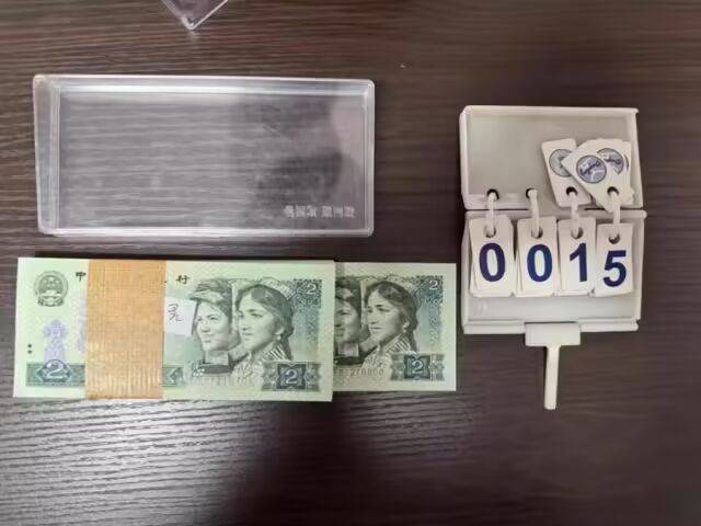 1万多张2元面值人民币被拍卖<strong></p>
<p>中石油股票</strong>,最终以83.16万元成交!