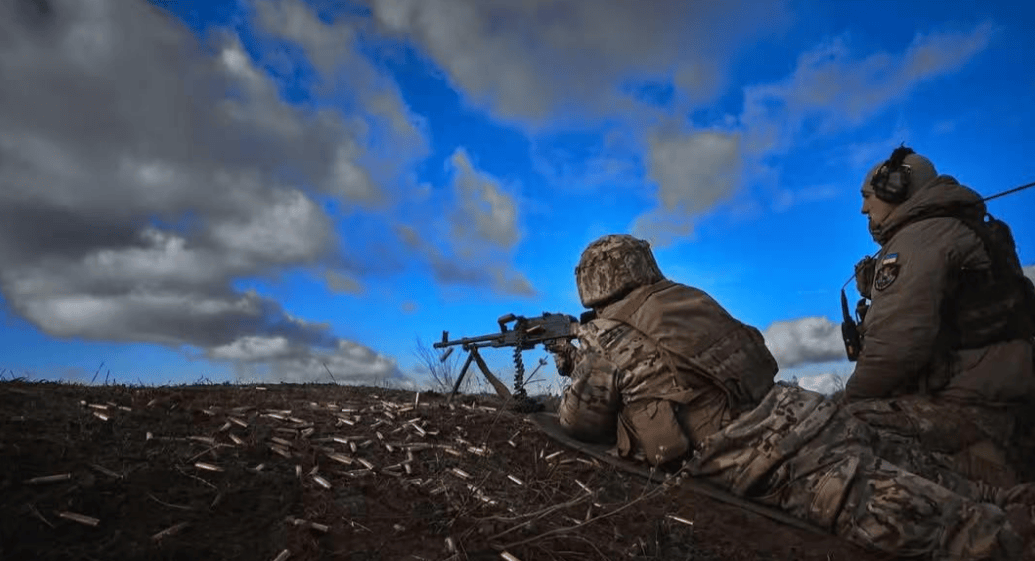 俄军正把乌军吊起来炸<strong></p>
<p>中国中免股票</strong>，俄方报仇零时差，一名"北约关键上校"阵亡！