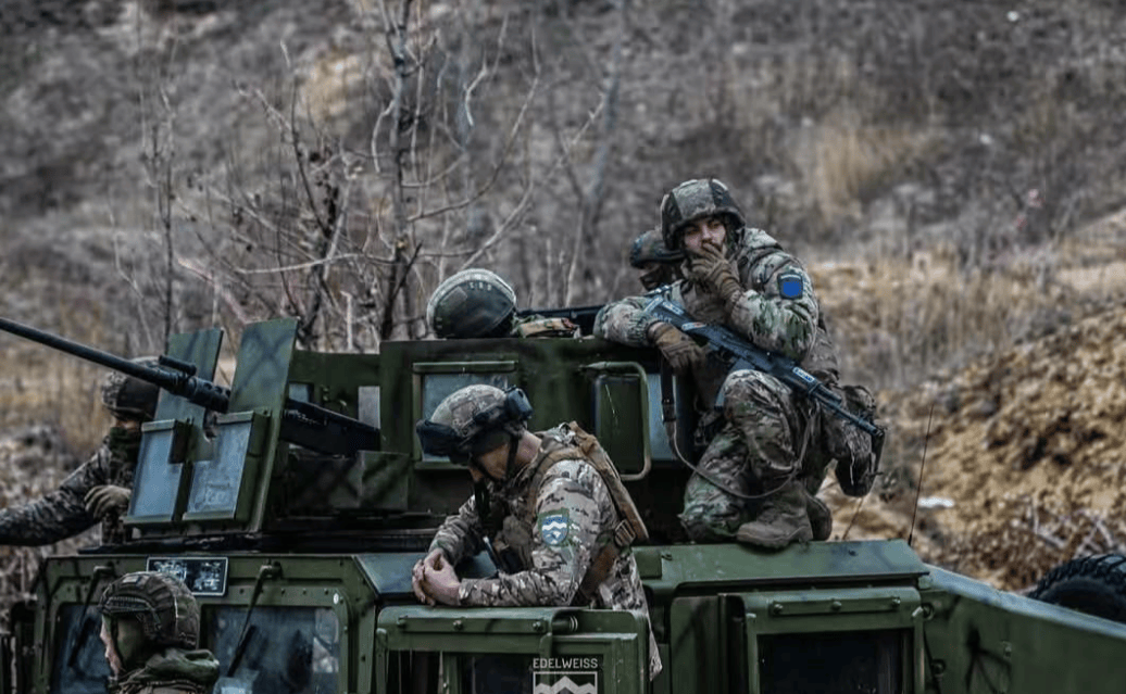 俄军正把乌军吊起来炸<strong></p>
<p>中国中免股票</strong>，俄方报仇零时差，一名"北约关键上校"阵亡！