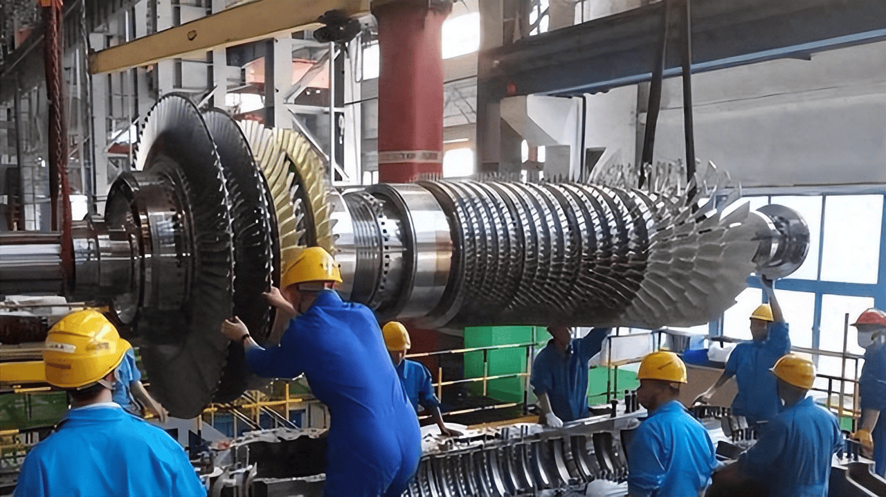 中国第5艘航母开工<strong></p>
<p>中国卫星股票</strong>，10万吨级的常规动力航母揭开帷幕，核动力航母也在路上