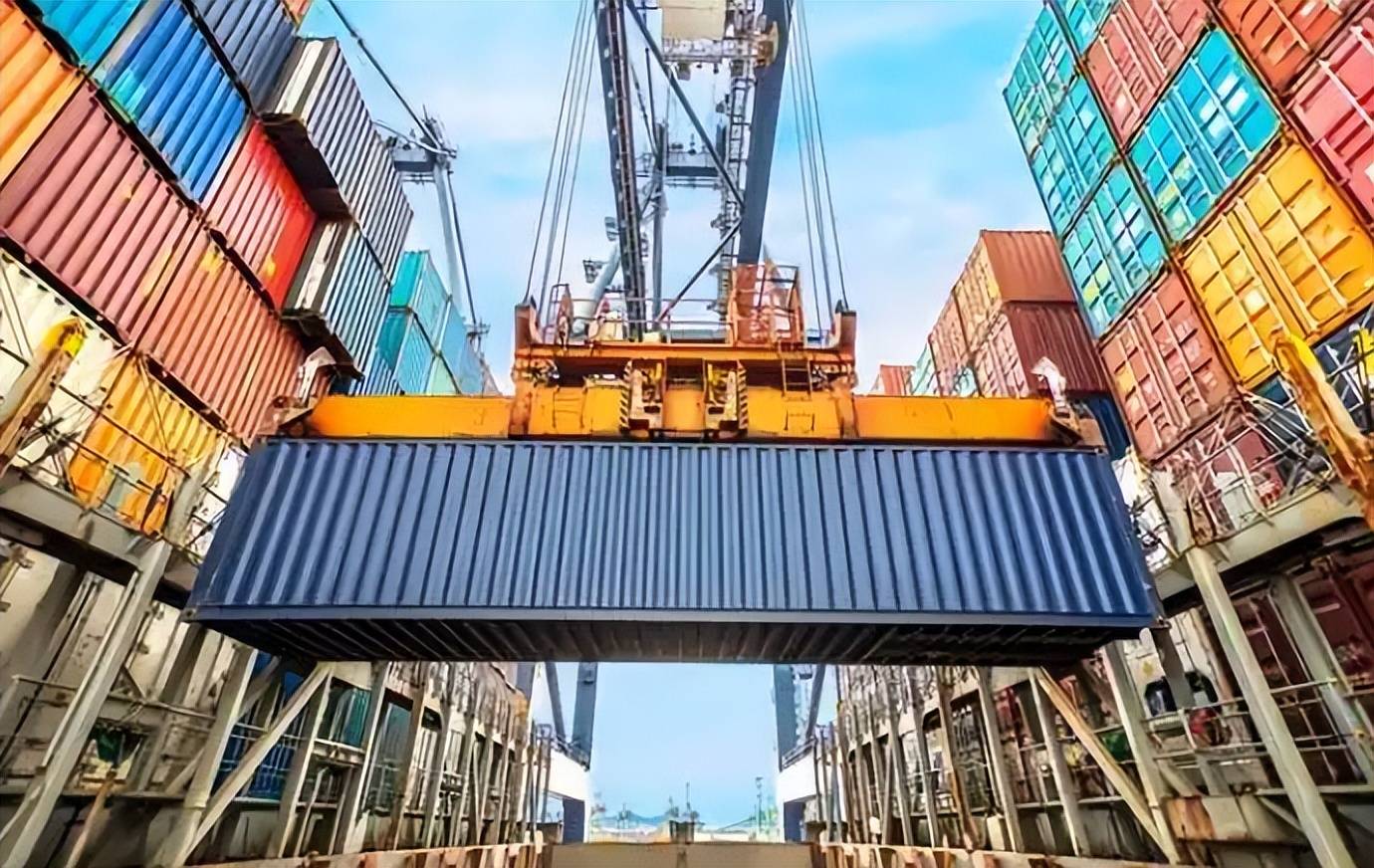 美媒很感慨：要不是中国还在反抗特朗普<strong></p>
<p>中国卫星股票</strong>，几乎全世界都向他投降了