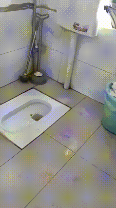 “泡一泡继续卖”<strong></p>
<p>长春燃气股票</strong>，网友称江苏一超市厕所水池中浸泡了4只冷冻鸡，超市：视频系被劝退员工发布；市监局回应