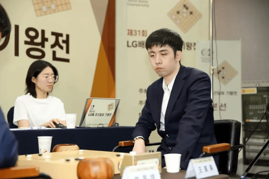逆转夺下LG杯世界冠军<strong></p>
<p>迈瑞医疗股票</strong>，当年的顽童已成中国围棋的领军人物
